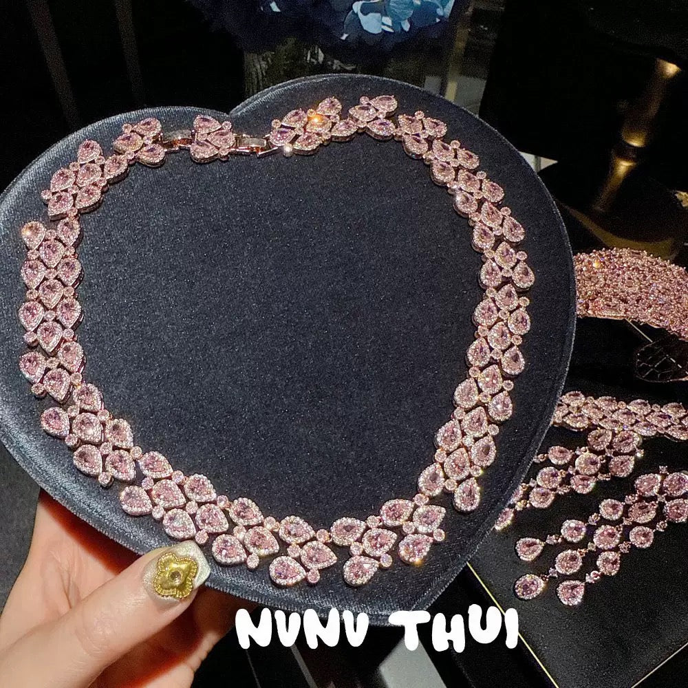 Jewelry Mozambique pink water drop gemstone necklace, dazzling and gorgeous full set of water drop zirconia bracelet and earrings.