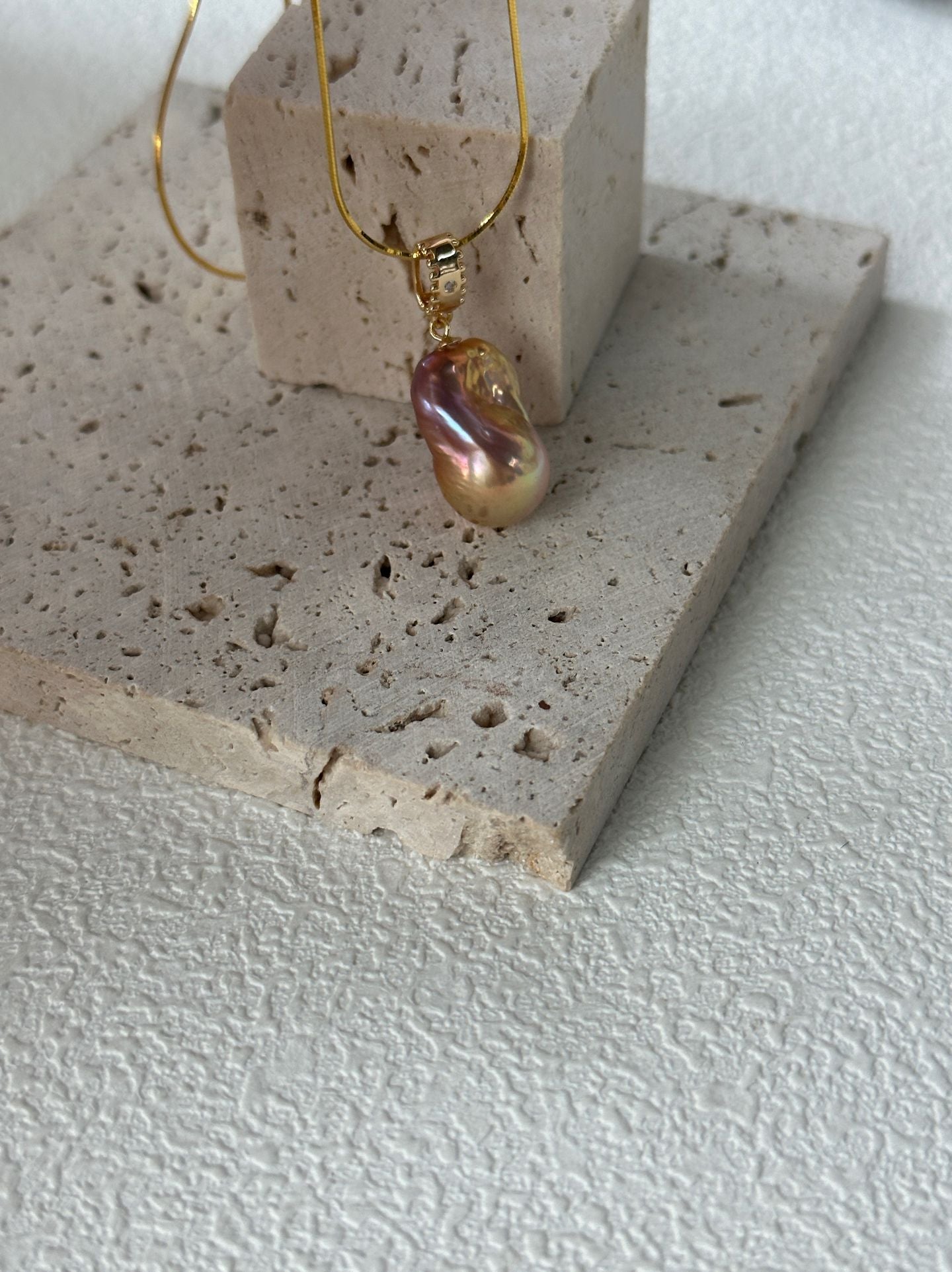 Colorful small Baroque pearl necklace, 18K gold-plated silver throughout, Baroque freshwater pearl necklace.