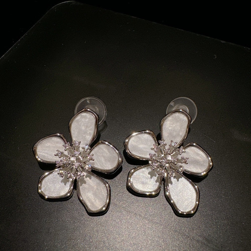 Fish Girl Colorful Beimu Butterfly Gem Earrings Rich heiress plated with 18K gold Water Drop Butterfly Zircon Long Earrings