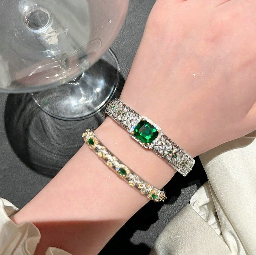 Weaving pattern carved gold peacock green fireworks zircon bracelet antique feeling plated 18K gold honeycomb emerald zircon bracelet
