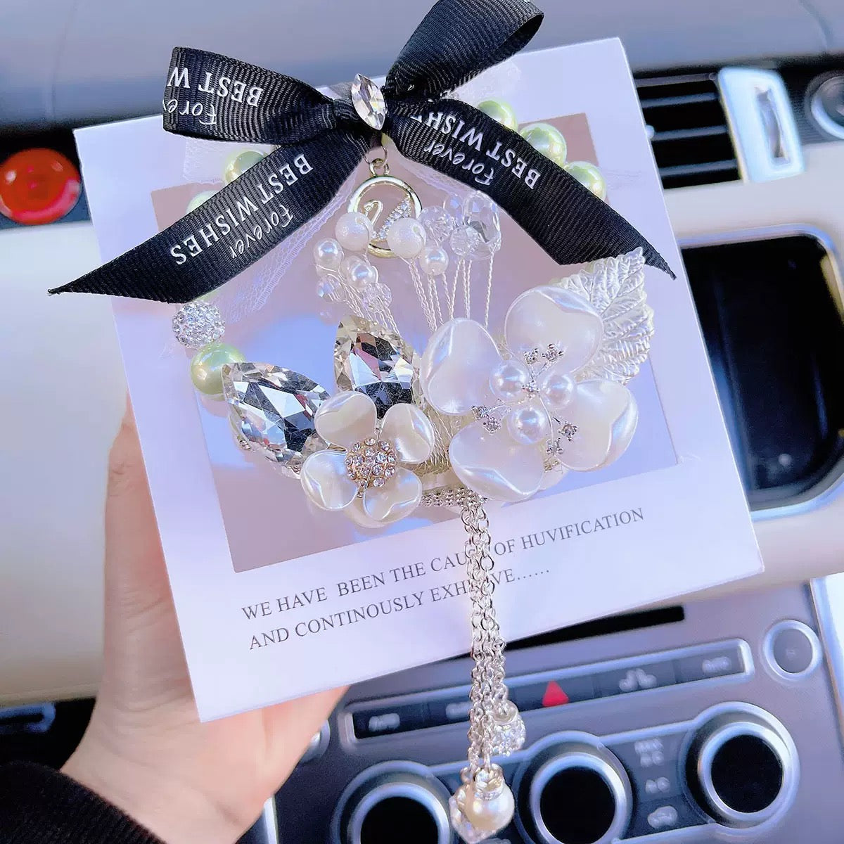 Four-leaf clover pearl car decoration pendant, crystal car rearview mirror hanging accessory, car hanging ornament, popular on social media.