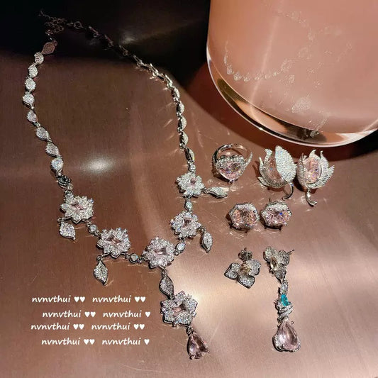 Crisp peach pink flower gemstone necklace, 18K gold-plated multi-faceted zircon leaf-shaped tassel full diamond jewelry choker.
