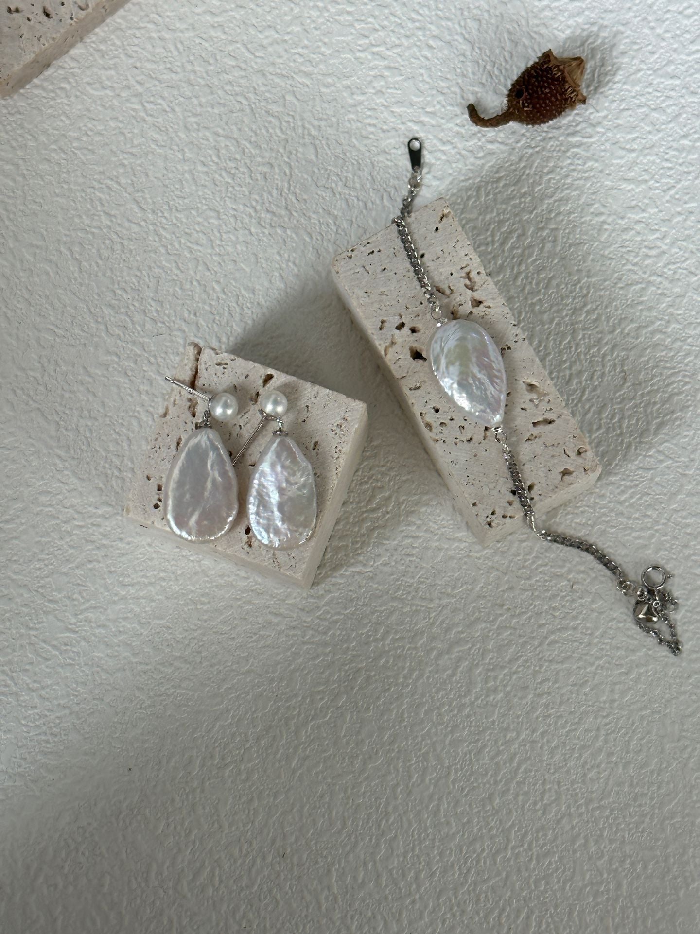 Large drop baroque pearl bracelet