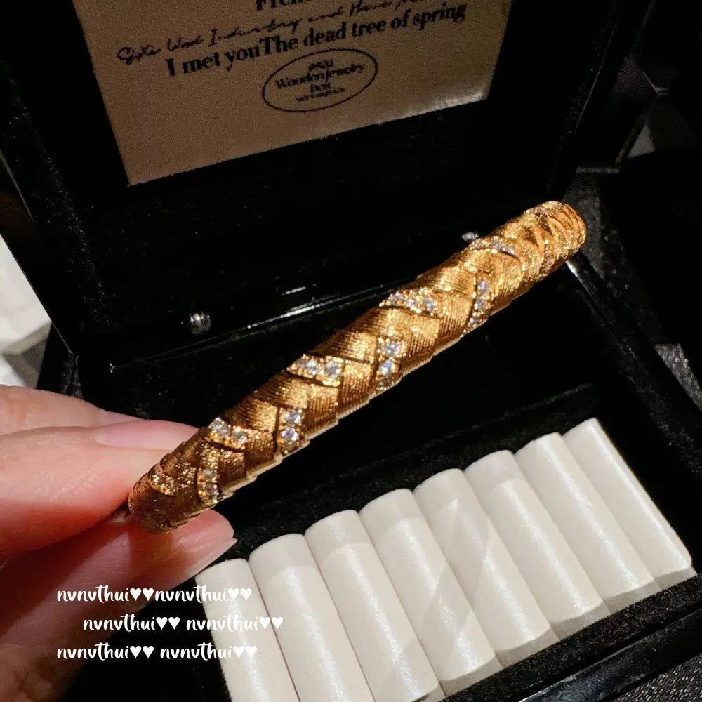 Italian vintage brushed wheat sheaf gemstone bracelet, plated with 18K gold.