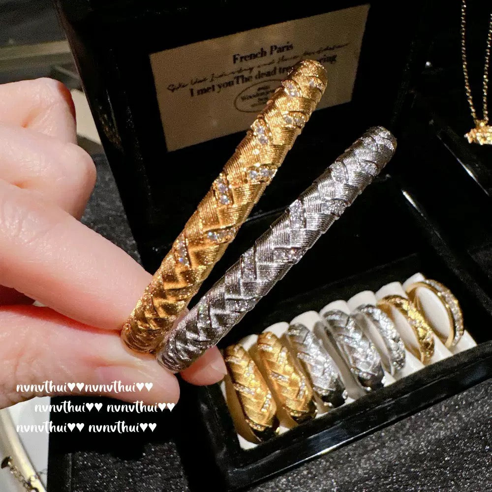 Italian vintage brushed wheat sheaf gemstone bracelet, plated with 18K gold.
