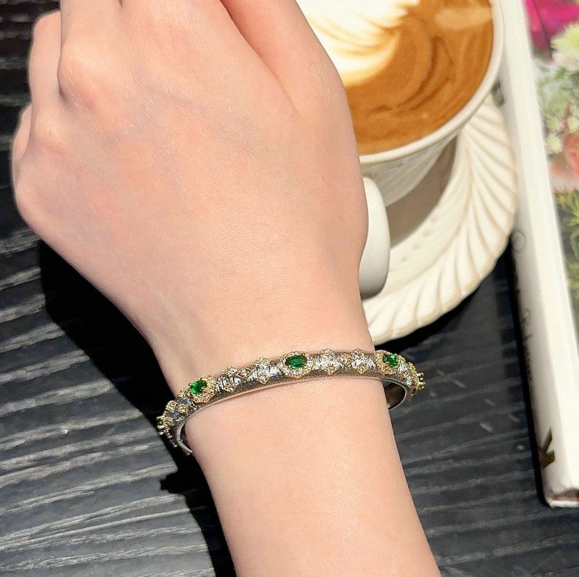Weaving pattern carved gold peacock green fireworks zircon bracelet antique feeling plated 18K gold honeycomb emerald zircon bracelet