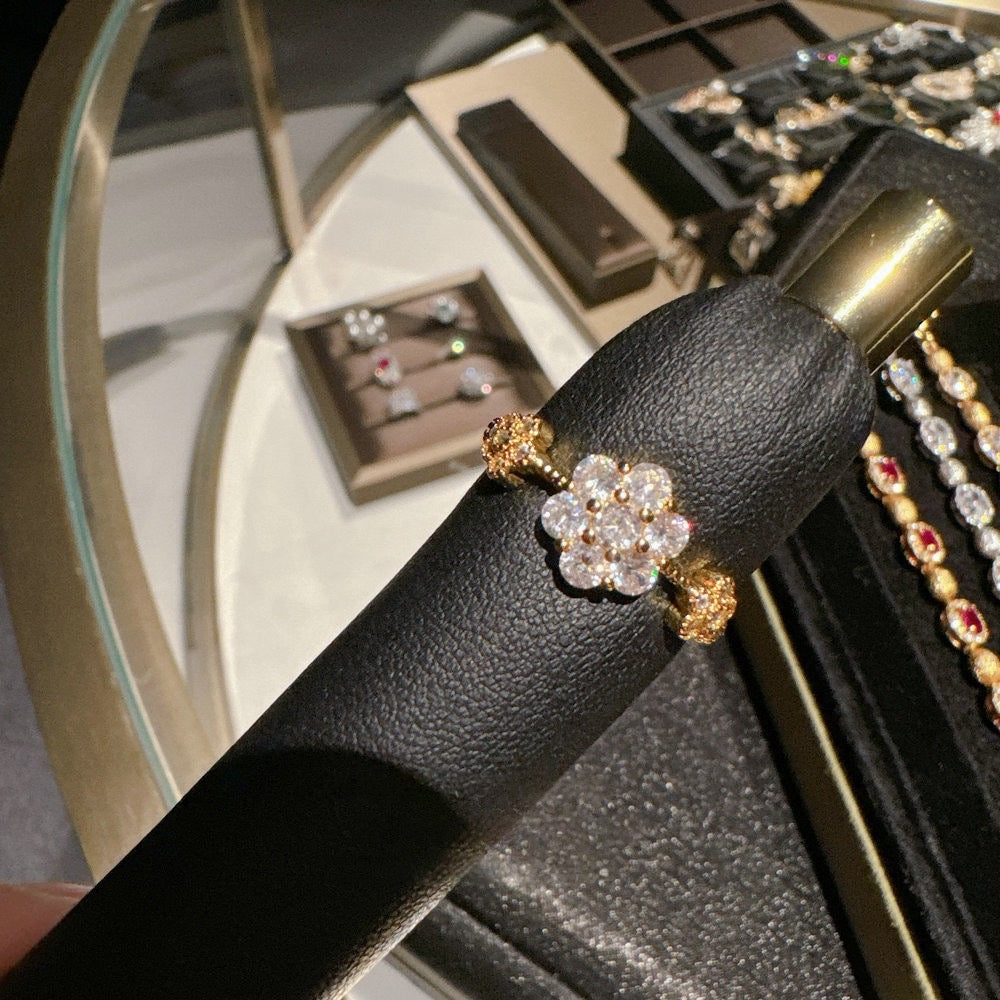 Italian vintage brushed pigeon egg gemstone bracelet Vintage plated 18K gold sunflower zircon bracelet