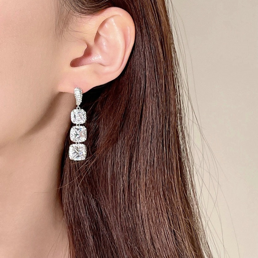 Seine River Water Drop Gem Eardrops Star River Sparkling 18K Gold Geometric Rectangular Zircon Snowflake Cutting Earrings