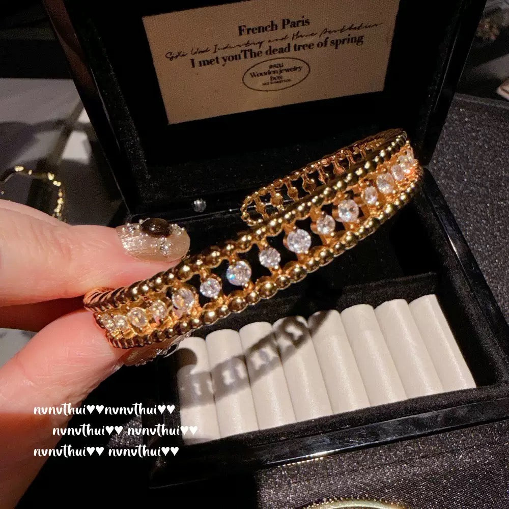 Ancient-style golden filigree and chiseled inlaid diamond flower-patterned bracelet, new Chinese style, retro sparkling diamond and zircon beads bracelet