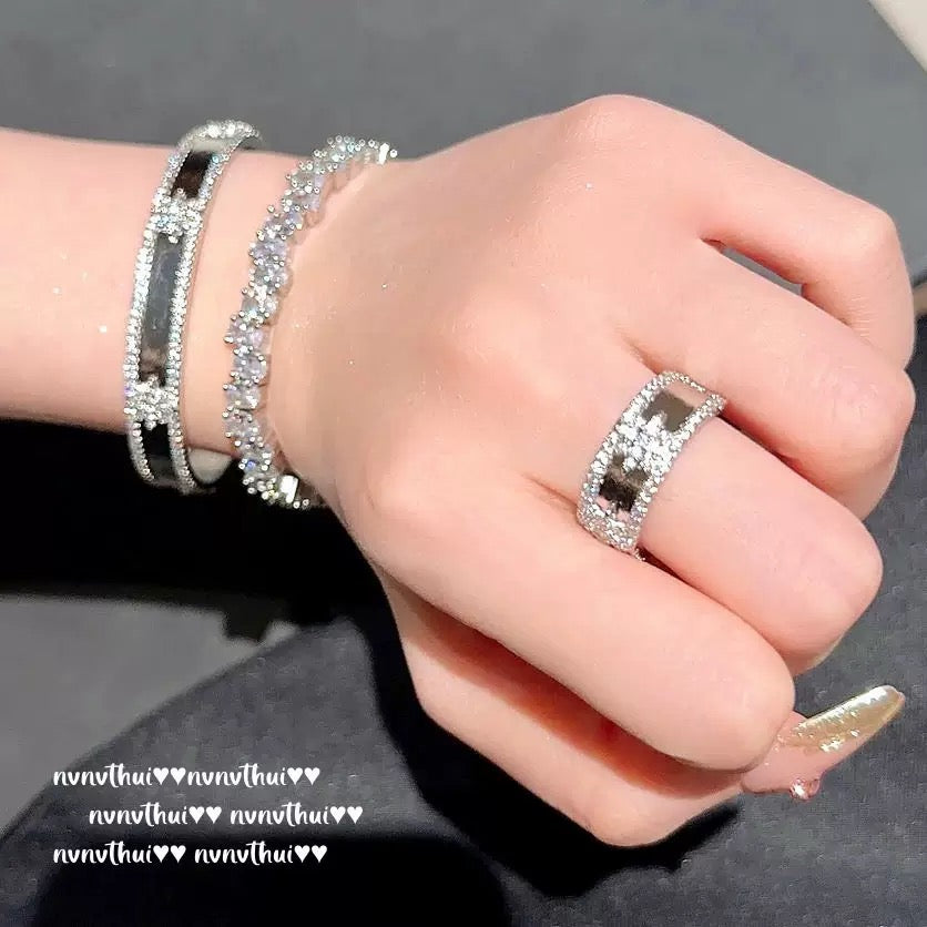 Starry River Brilliant 18K Gold Plated Curved Starlight Zircon Ring