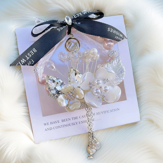 Four-leaf clover pearl car decoration pendant, crystal car rearview mirror hanging accessory, car hanging ornament, popular on social media.