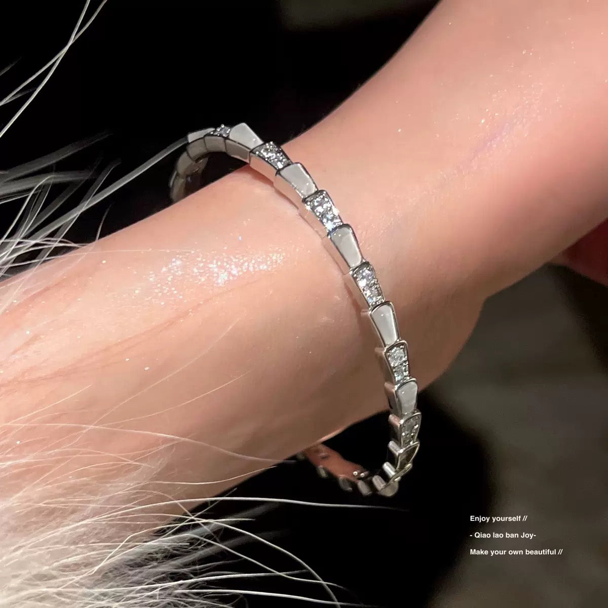 Silver adjustable bangle with snake bone design, rhinestone texture, zirconia, ins light luxury, open style