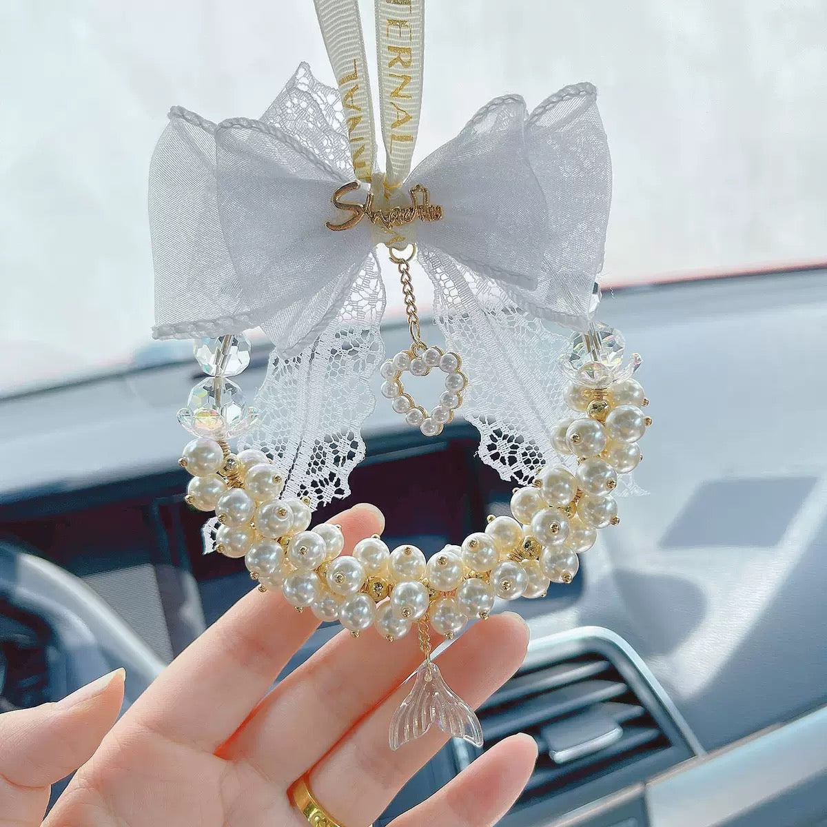 Heart-fluttering pendant, car accessory, mermaid tail bowknot pearl pendant, rearview mirror car accessory, goddess charm