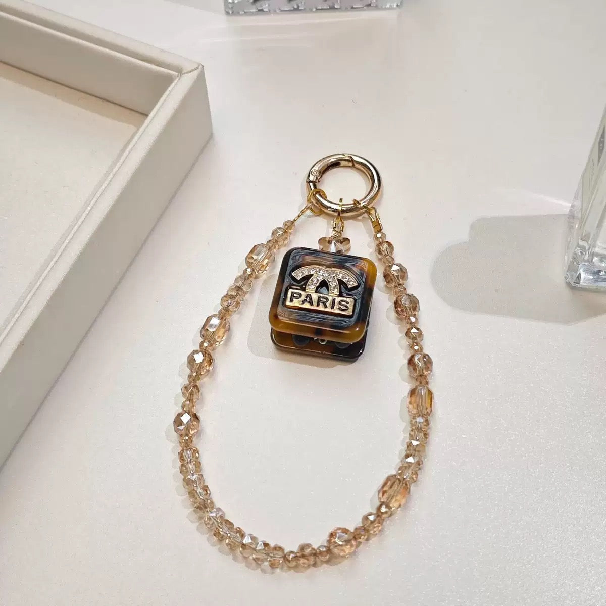 mobile phone chain, ins style, popular among internet celebrities, champagne color, high-end mobile phone lanyard, chain and pendant