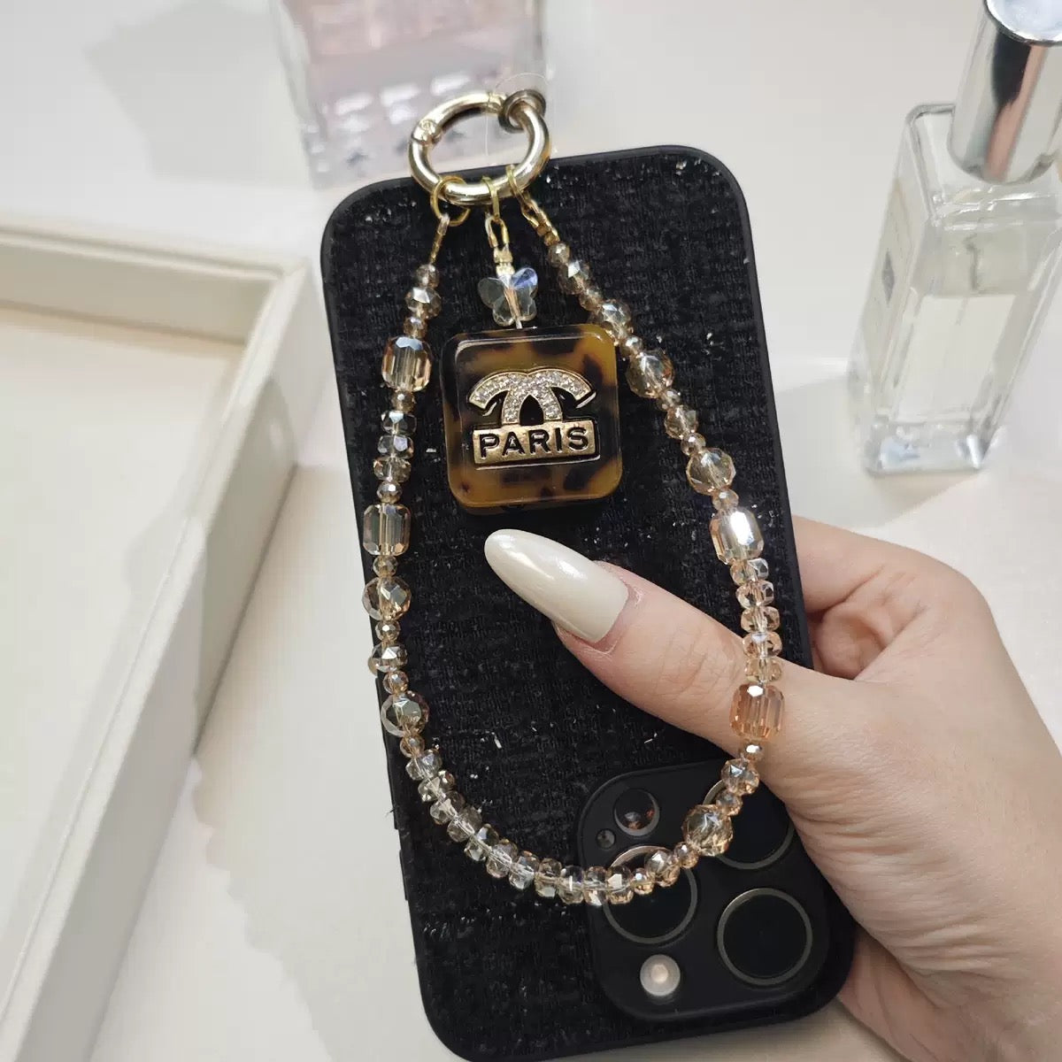 mobile phone chain, ins style, popular among internet celebrities, champagne color, high-end mobile phone lanyard, chain and pendant