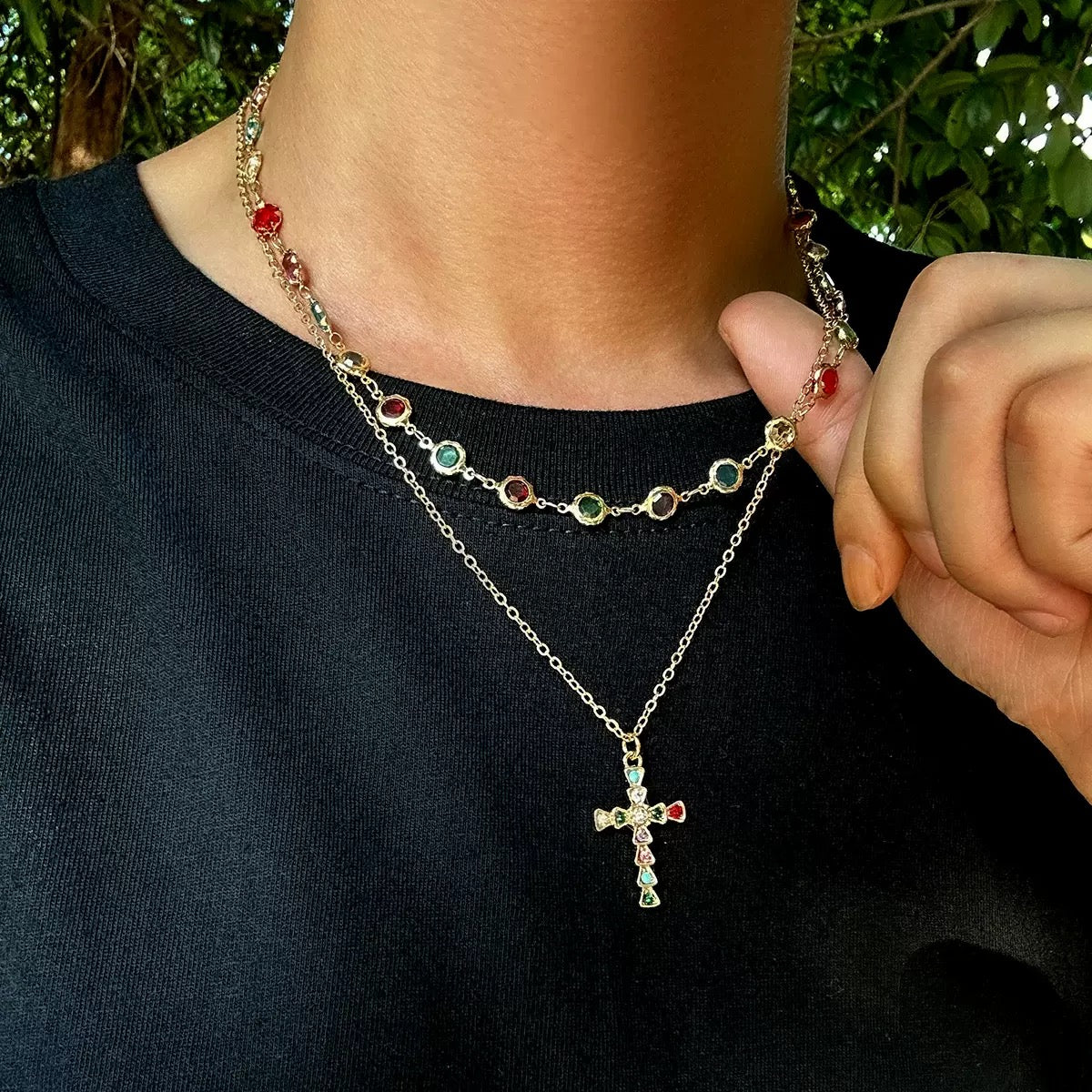 Crystal cross pendant necklace for both men and women, vintage and high-end feeling, stackable collar chain set.