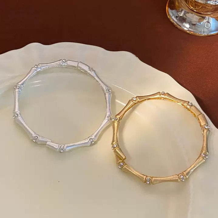 Wire drawing technique Bucellati bracelet